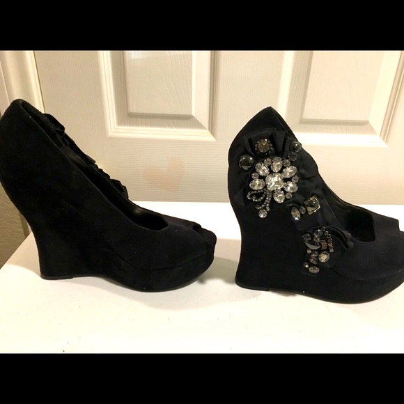 ❤️🔥ZigISoho Rhinestoned Black Suede Wedges 10❤️🔥 - Picture 4 of 8